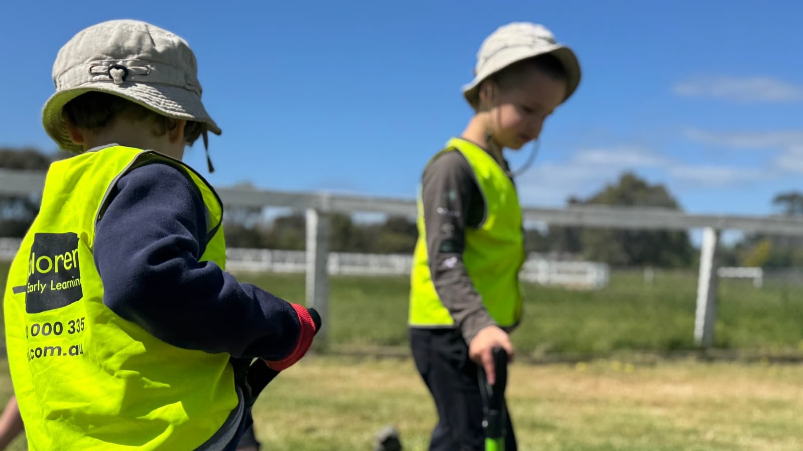 Children digging bush kinder